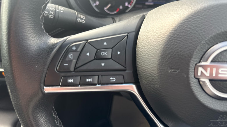 Nissan Juke 1.0 DiG-T 114 N-Connecta 5dr Petrol Hatchback